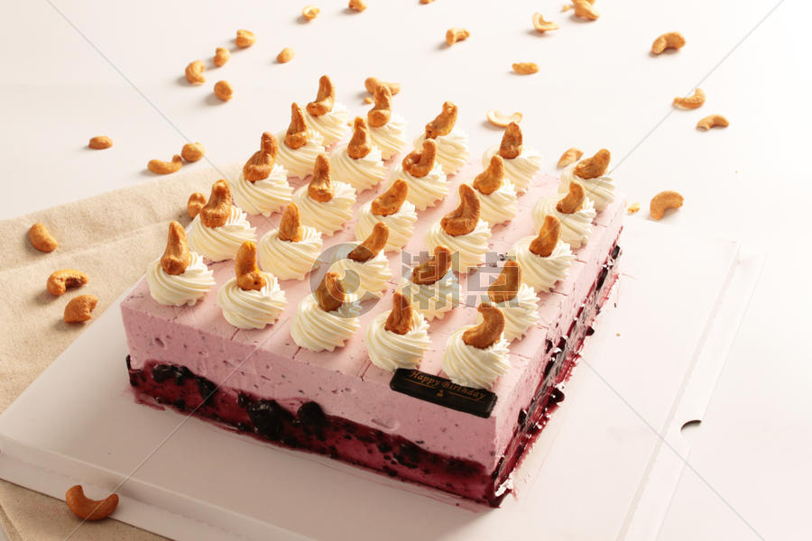 腰果蓝莓蛋糕  烘焙图片素材免费下载