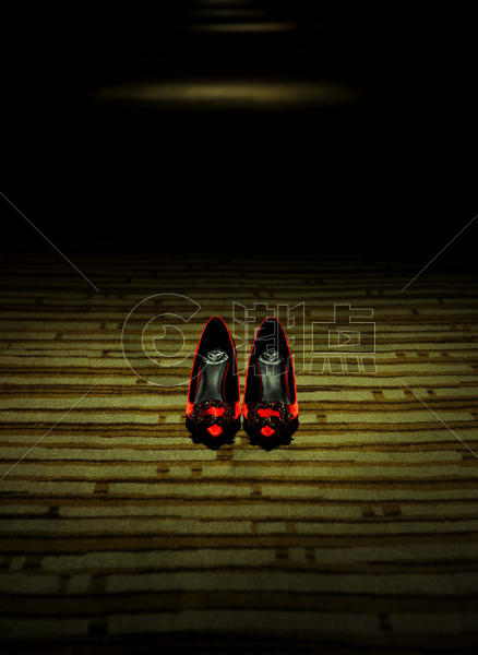 婚鞋红鞋图片素材免费下载