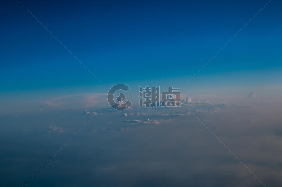 三万英尺以上的天空图片素材免费下载