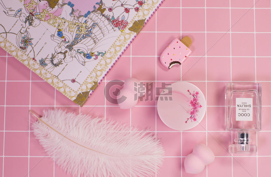 粉色系化妆品系列图片素材免费下载