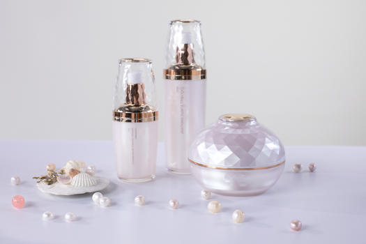 珍珠色系少女心化妆品瓶子罐子系列图片素材免费下载