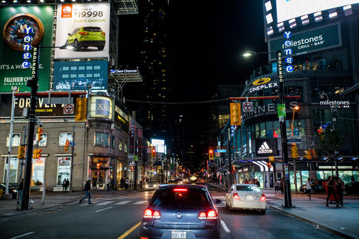 加拿大夜景多伦多旅游汽车灯光霓虹图片素材免费下载