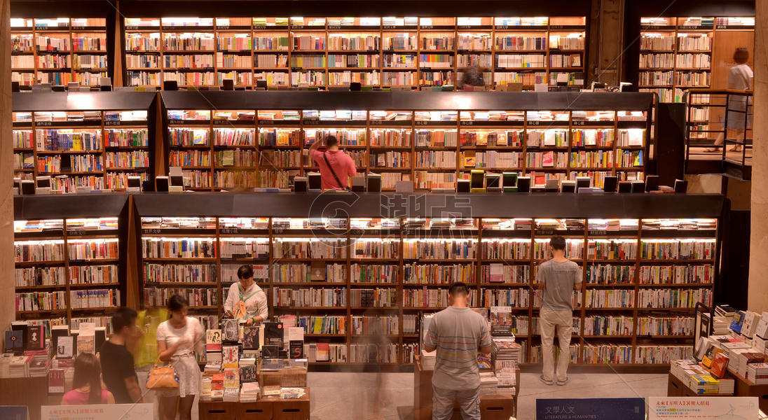 宽敞的书店购书架图片素材免费下载