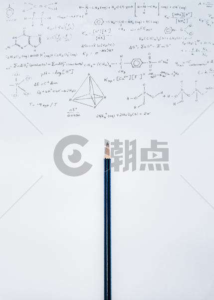 学生的创意铅笔手抄数学物理公式图片素材免费下载