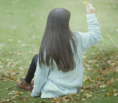 小清新女孩背影图片素材免费下载