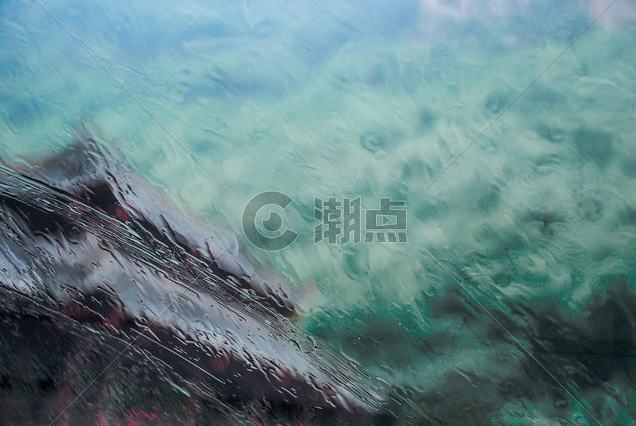朦胧的雨景图片素材免费下载