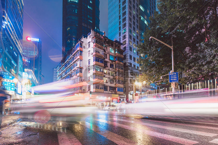 重庆街道夜景车轨图片素材免费下载
