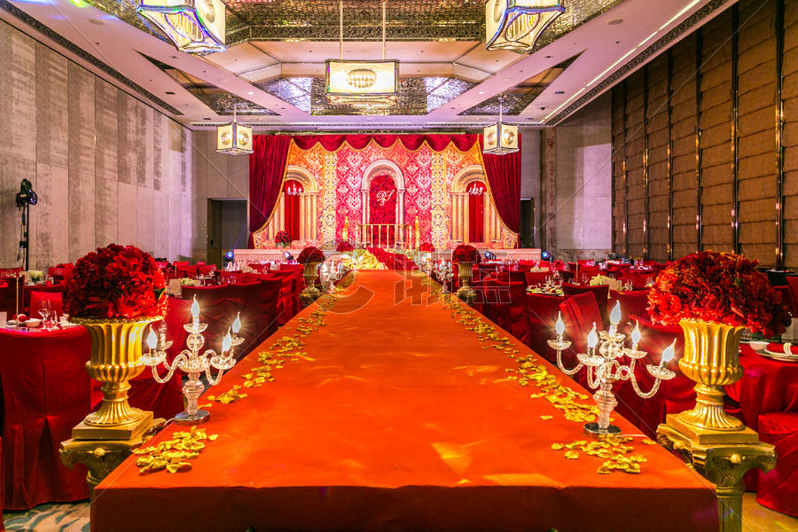 红色宫廷风格的婚礼布置图片素材免费下载