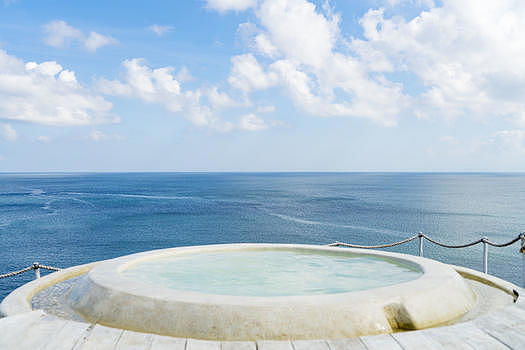 巴厘岛悬崖浴缸图片素材免费下载