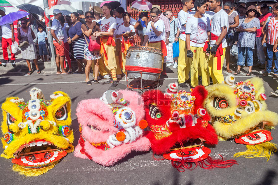 旅行中看到的中国元素舞龙在唐人街图片素材免费下载
