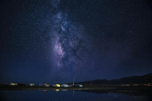 青海湖夜晚银河图片素材免费下载