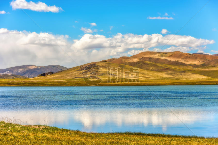 西藏高山湖水美景图片素材免费下载