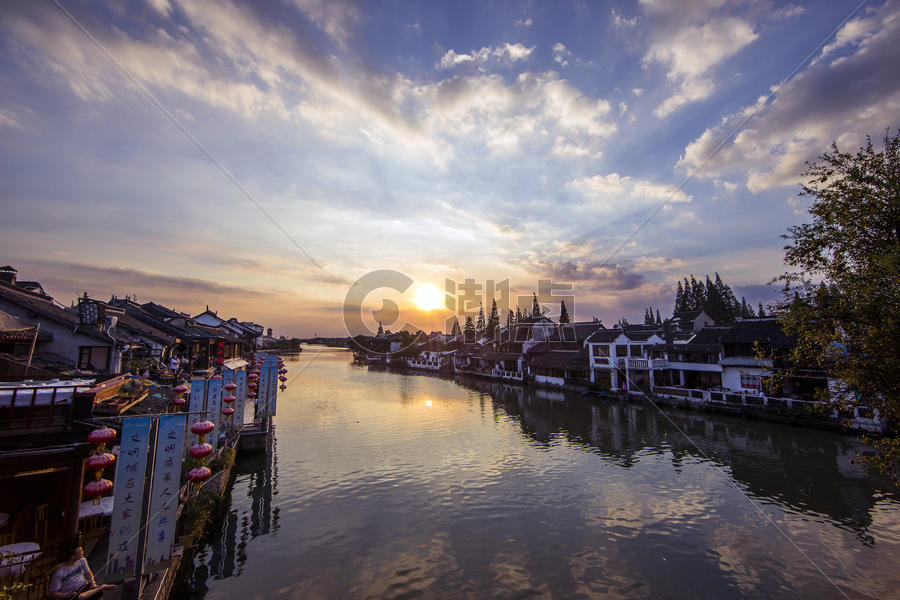 夕阳下的江南古镇小桥流水图片素材免费下载