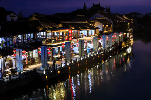 旅行江南古镇的夜景图片素材免费下载