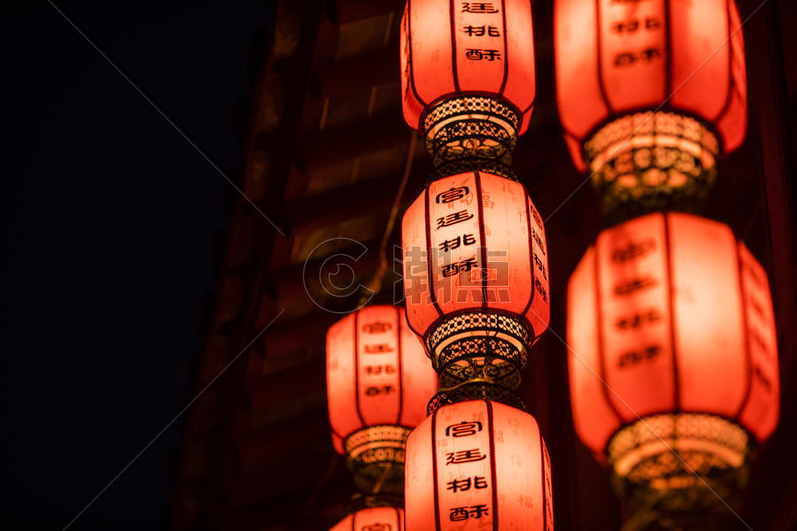 中国风的灯笼图片素材免费下载