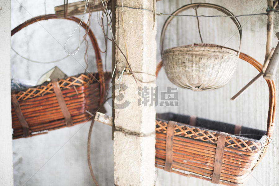 中国古镇竹编篮子图片素材免费下载