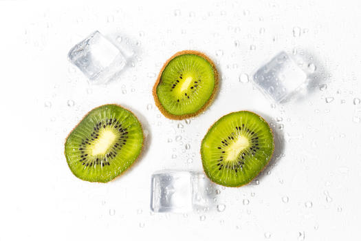 水果猕猴桃和冰块图片素材免费下载