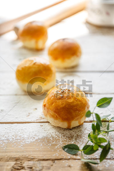中秋美食传统月饼图片素材免费下载