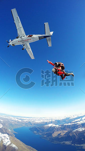 新西兰皇后镇极限运动跳伞航拍风景照图片素材免费下载