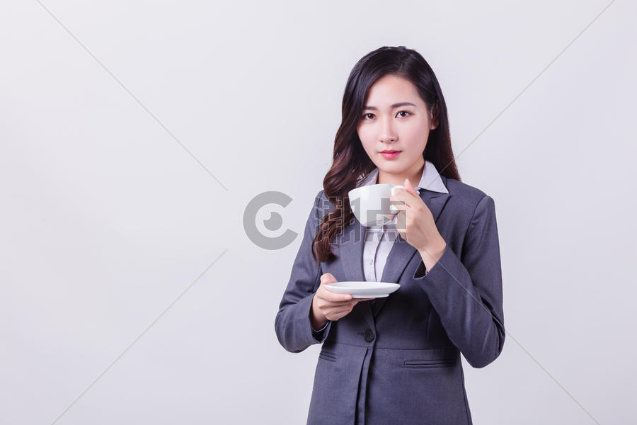 职业女性喝咖啡形象棚拍图片素材免费下载