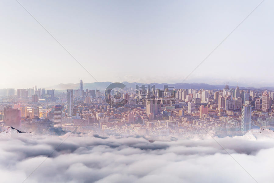 云雾中的城市图片素材免费下载