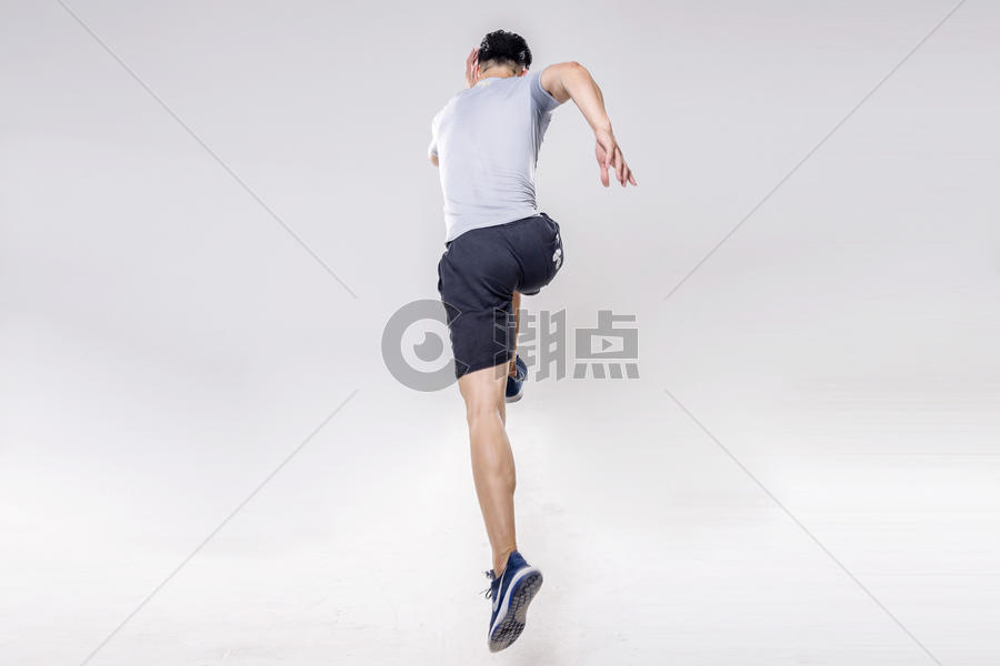 男子跑步动作底图图片素材免费下载