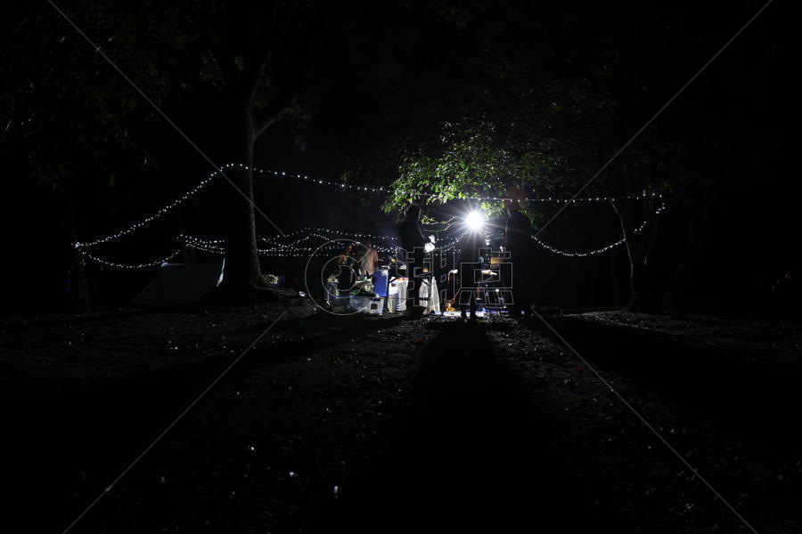 夜晚公园聚会图片素材免费下载