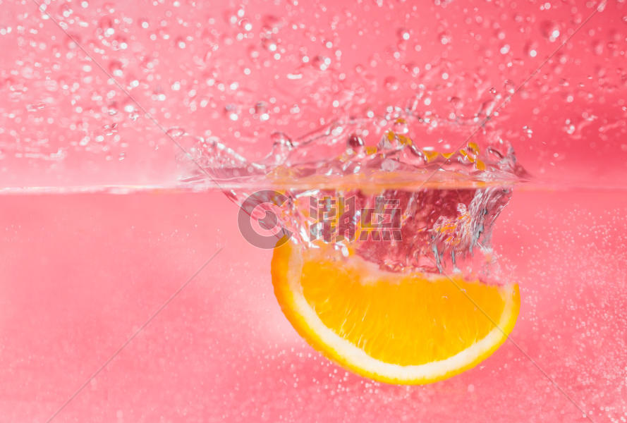 橙子溅起的水花图片素材免费下载