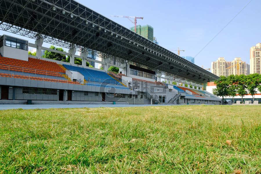武汉中学足球场图片素材免费下载