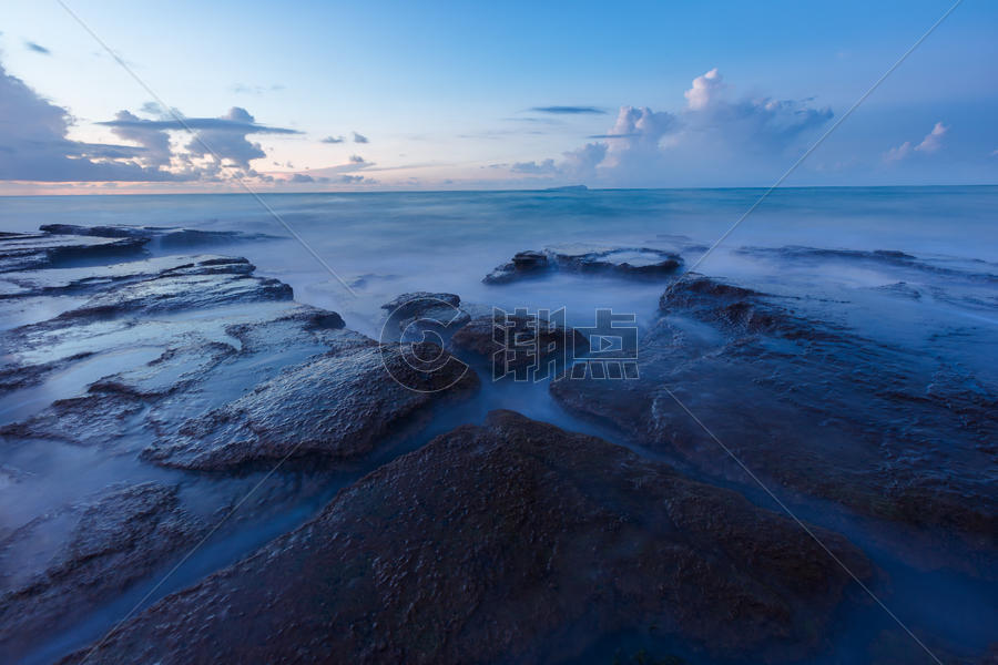 涠洲岛五彩滩的日出图片素材免费下载