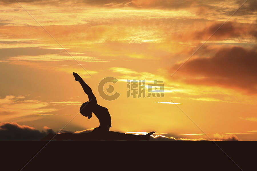 夕阳瑜伽图片素材免费下载