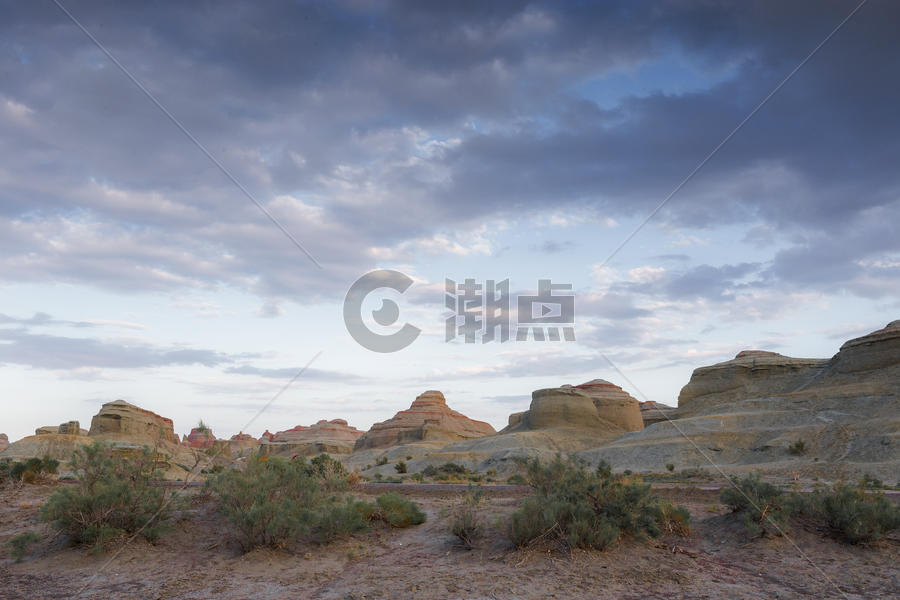 新疆魔鬼城沙漠图片素材免费下载