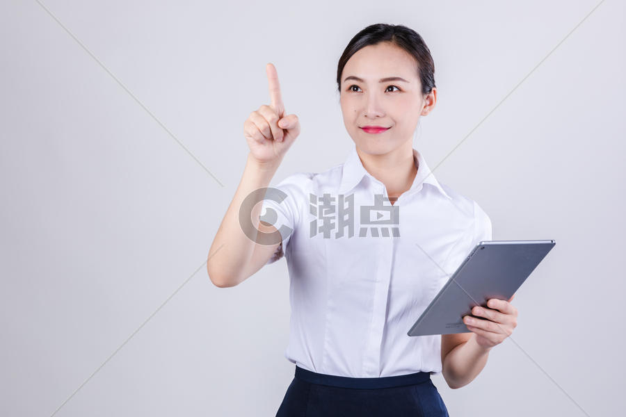 商务女士用平板电脑图片素材免费下载