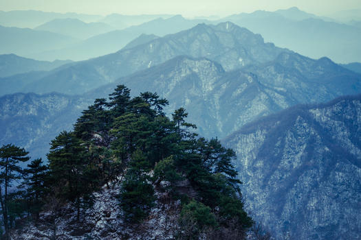 道教圣地武当山清晨雪景风光图片素材免费下载