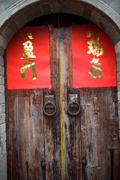 古屋木门的门环和对联图片素材免费下载