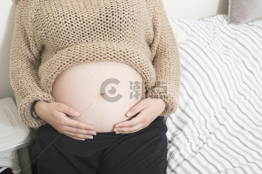 孕妇照肚子特写图片素材免费下载