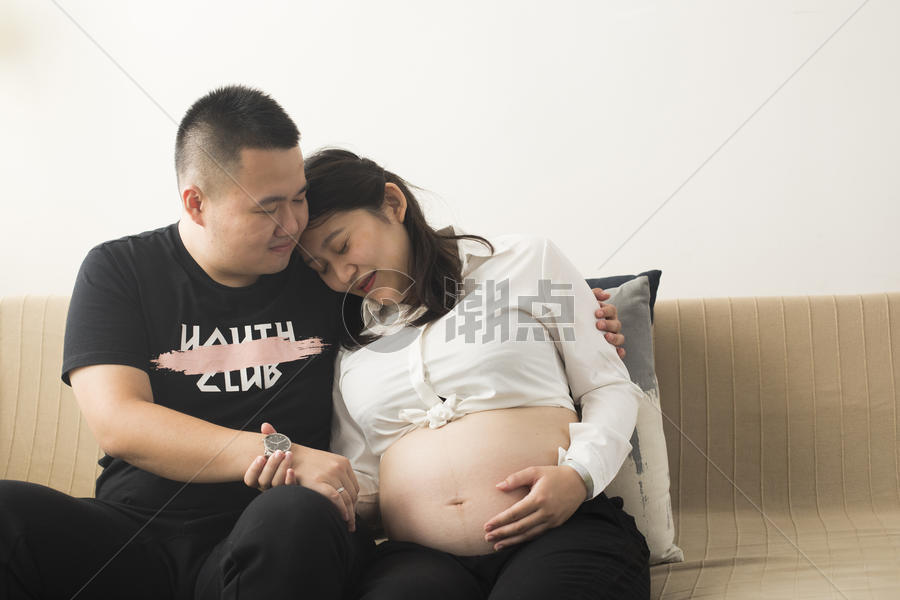 孕妇和准爸爸的日常生活 图片素材免费下载