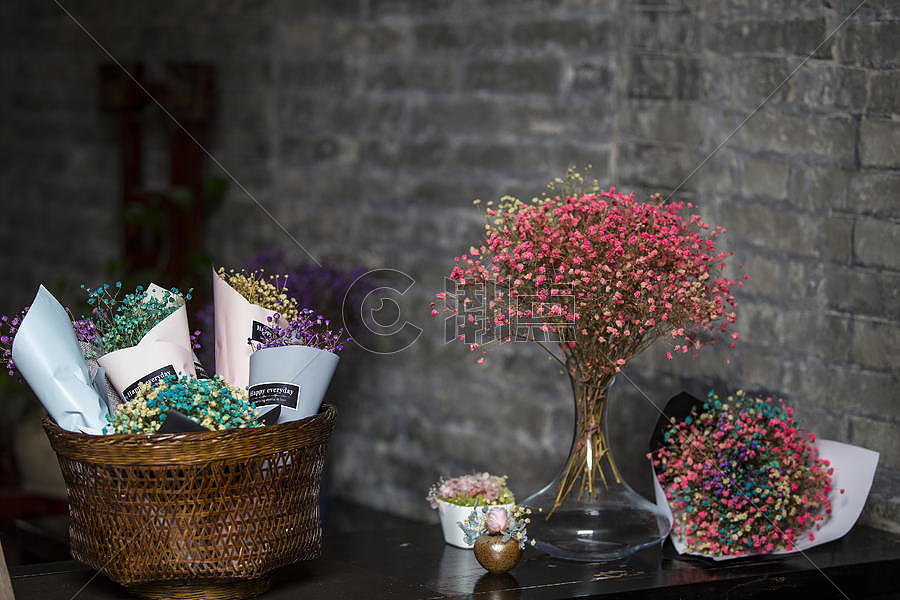 摆设的花盆花瓶花束图片素材免费下载