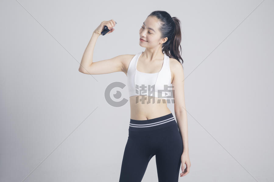 握力器健身的运动女性图片素材免费下载