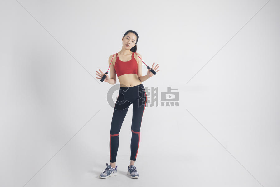 跳绳运动的健身女性图片素材免费下载