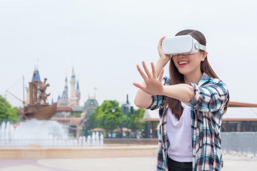 城市旅行VR女孩图片素材免费下载