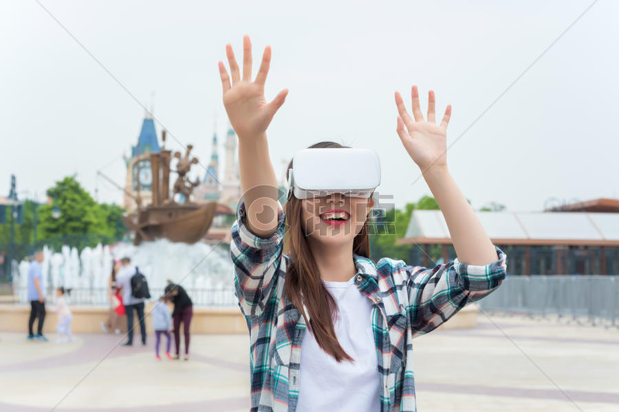 城市旅行VR女孩图片素材免费下载