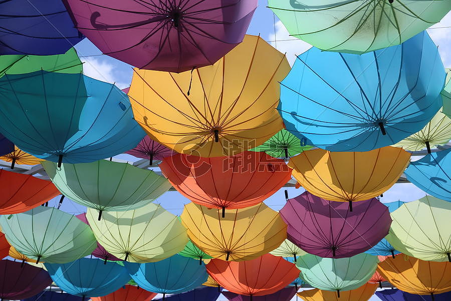 挂在半空中颠倒的伞摄影图5760*3840图片素材免费下载-编号716299-潮点视频