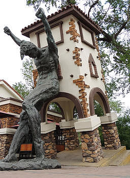 哈尔滨游乐园雕塑图片素材免费下载