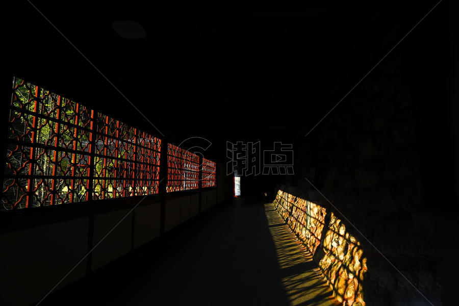 寺庙内窗口的光线图片素材免费下载