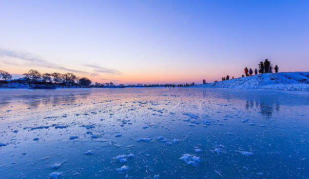 冬天美丽的雪景图片素材免费下载