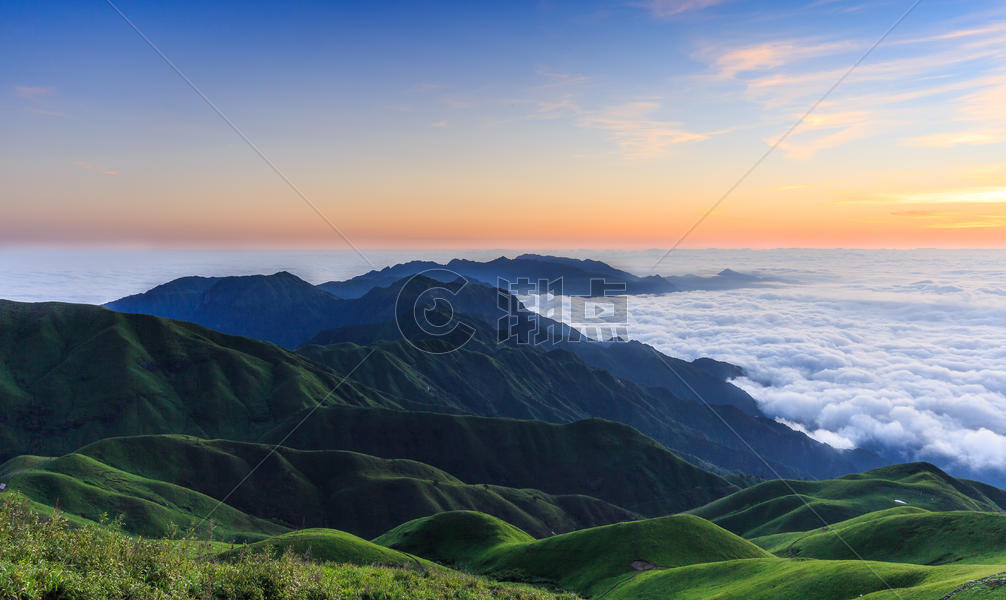 武功山云海山顶壮观的云海 图片素材免费下载