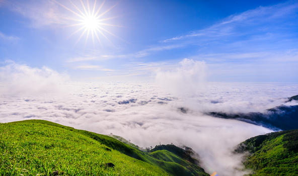 武功山山顶壮观的云海图片素材免费下载