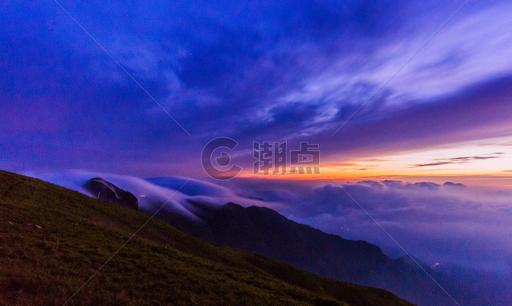 武功山山顶壮观的云海 图片素材免费下载