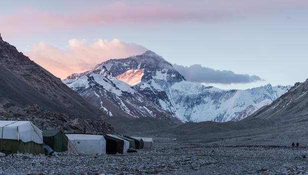 西藏珠峰日出风光图片素材免费下载